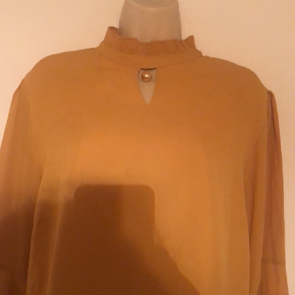 Woman’s Vivid long sleeve blouse with pearl key hole bell sleeves - Picture 8 of 13